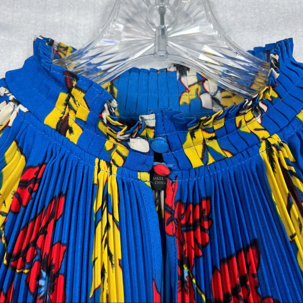 ❌SOLD❌Belle Vere Colorful Pleated Top - Picture 3 of 7